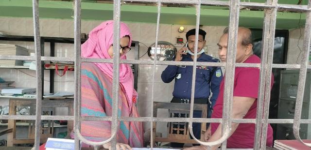 হালুয়াঘাটে জ্বালানি তেলের বাজার নিয়ন্ত্রণে প্রশাসনের অভিযান: খুচরা বিক্রিতে নিষেধাজ্ঞা