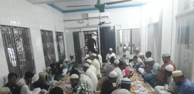 শ্রীনগরে বাঘড়া তালুকদার বাড়ি বায়তুল হামদ জামে মসজিদে ইফতার মাহফিল অনুষ্ঠিত