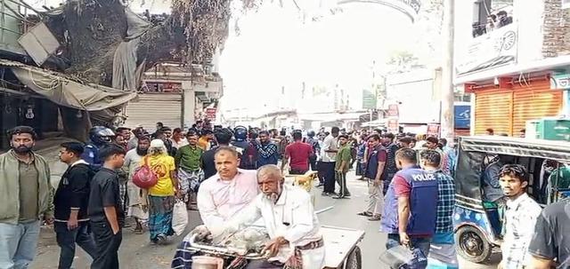 মাদারীপুর-২ আসনে বিএনপি ও স্বতন্ত্র প্রার্থীর সমর্থকদের সংঘর্ষে আহত ১০