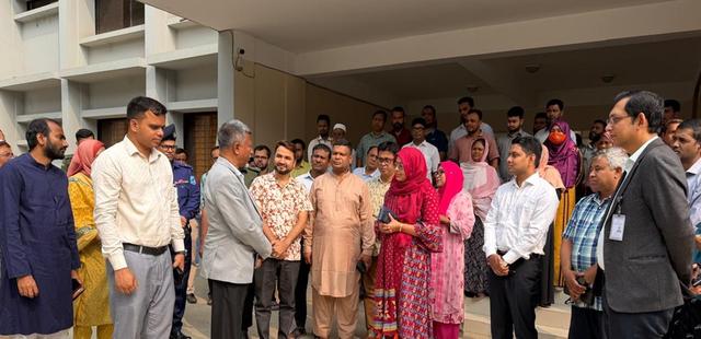 হটাৎ উপজেলায় জনপ্রশাসন প্রতিমন্ত্রী,যা পেলেন