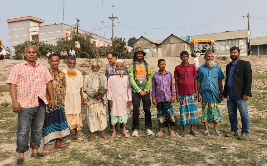 জলবায়ু পরিবর্তন ও জীবাশ্ম জ্বালানির প্রতিবাদে রৌমারী থেকে বঙ্গোপসাগর ৬০০ কিমি পদযাত্রা দেওয়ানগঞ্জে টনিকে স্বাগত