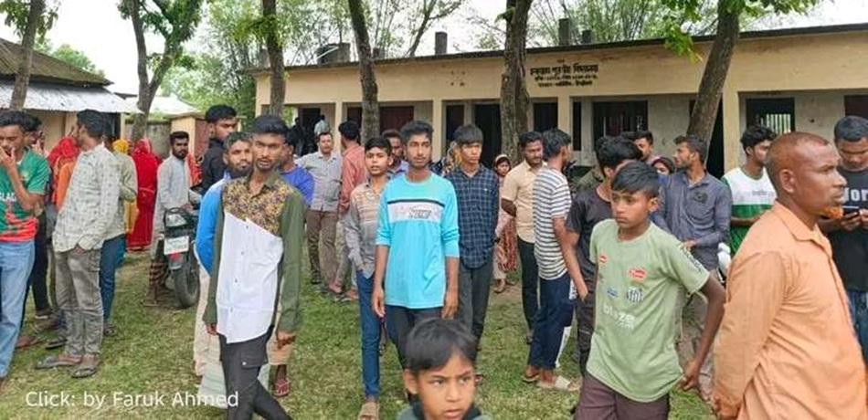 খানসামায় প্রধান শিক্ষকের বিরুদ্ধে গুরুতর অভিযোগ: চাকরি দেওয়ার নামে টাকা আত্মসাৎ-আয়াকে মানসিক নির্যাতনের অভিযোগ