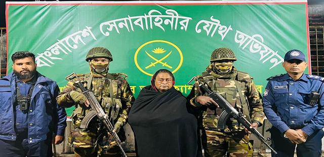 মাদারীপুরে নির্বাচন ঘিরে নাশকতার পরিকল্পনার অভিযোগে ওয়ারেন্টভুক্ত আসামি আওয়ামী লীগের সেক্রেটারি আটক