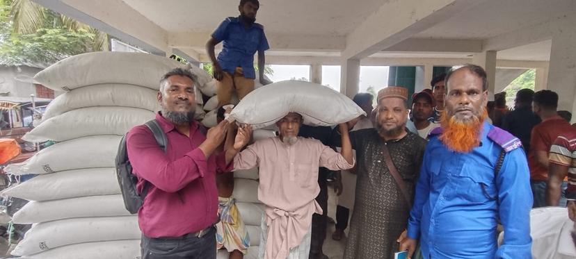 দশমিনায় মৎস্য ভিজিএফ এর ১৬১.৮৪ মেট্রিক টন চাল বিতরণ