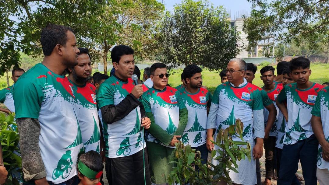 স্বাধীনতা দিবসে রংপুরে সাইকেল র‍্যালী, বেরোবিতে ২৬টি ঔষধি গাছ রোপণ