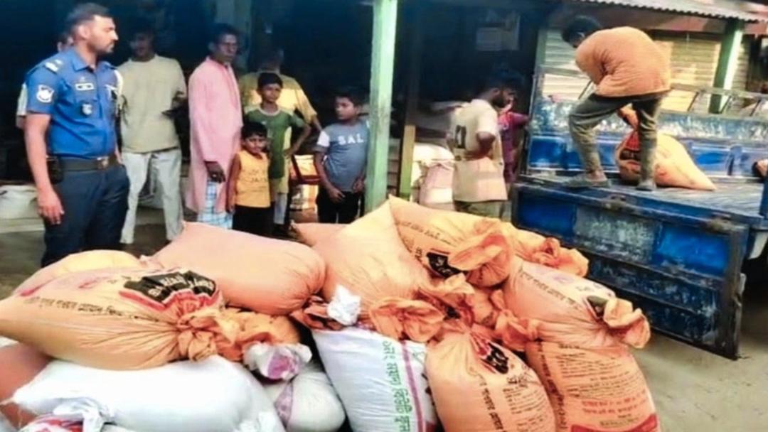 নবীনগরে দোকান থেকে ৪২ বস্তা সরকারি চাল জব্দ