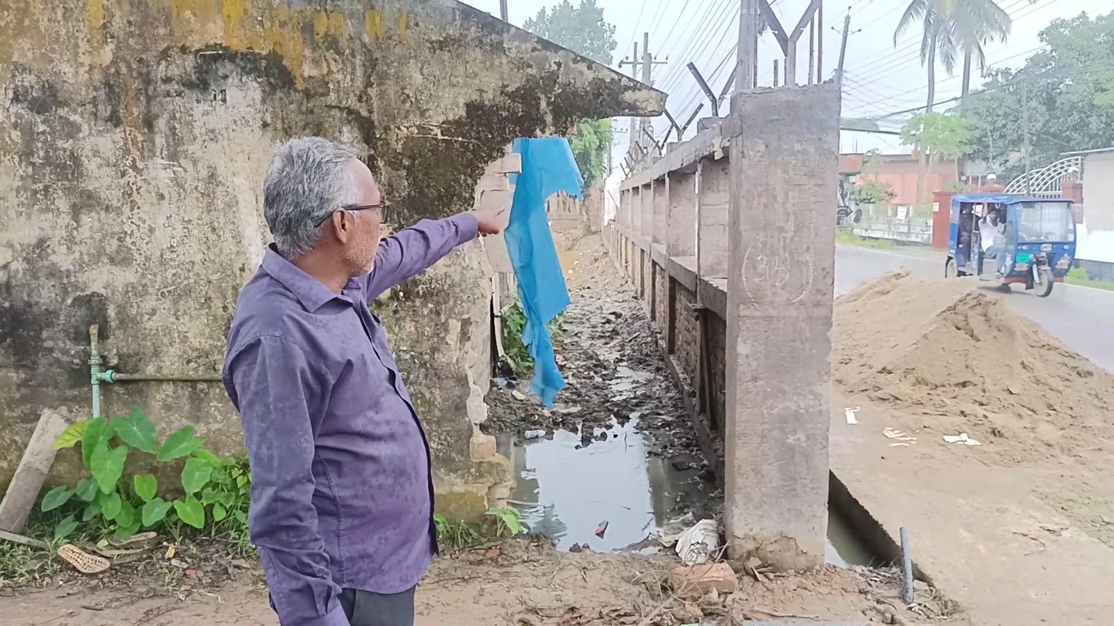 ১ কোটি ৫২ লাখ টাকার সীমানা প্রাচীর নির্মাণে অনিয়ম