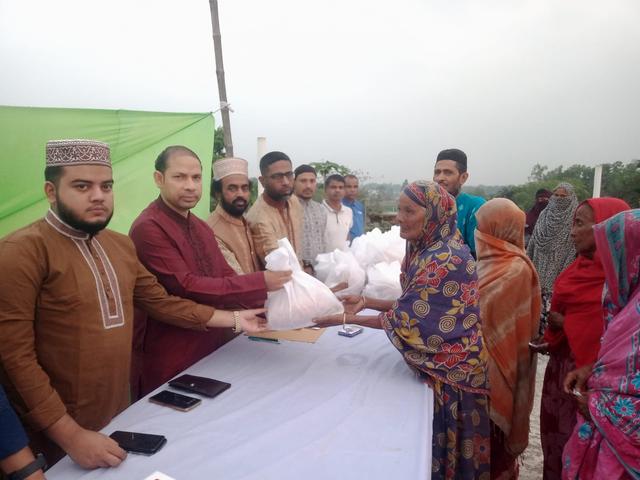 জামালপুরে আল-ফালাহ ফ্রি চিকিৎসালয়ের উদ্যোগে ঈদ সামগ্রী বিতরণ ও ইফতার মাহফিল অনুষ্ঠিত