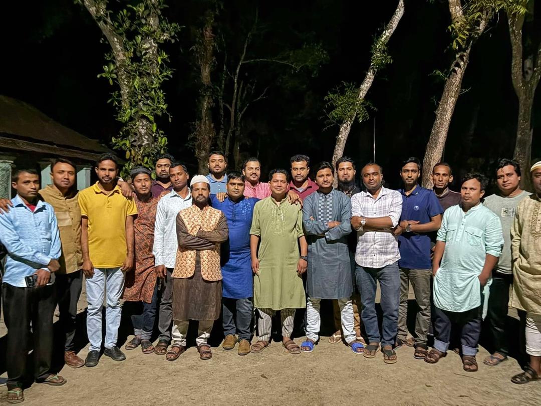 ২০০৮ এস এস সি ব্যাচের উদ্যোগে ইফতার মাহফিল ও দুস্থ পরিবারকে আর্থিক সহায়তা প্রদান