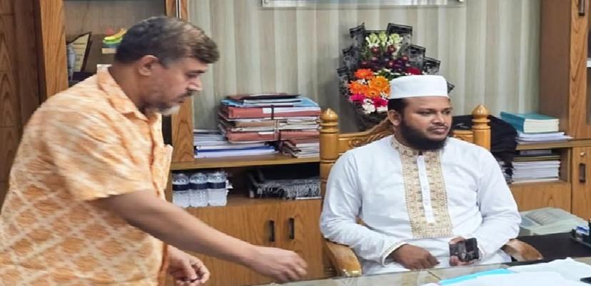 আজ সকালে গাজীপুরের নির্বাহী প্রকৌশলীর চেয়ারে বসার ছবি ফেসবুকে মুহূর্তে ভাইরাল