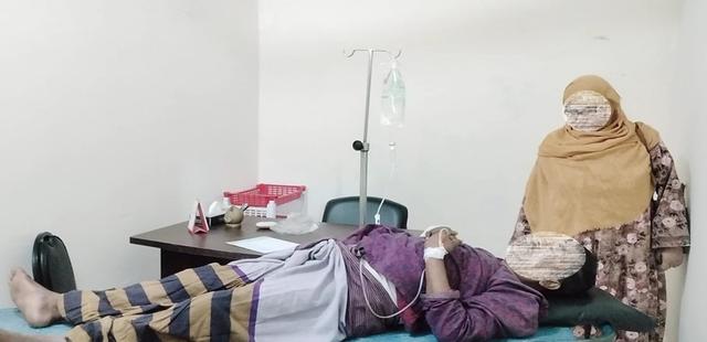 শরীয়তপুরে শিক্ষকের উপর সন্ত্রাসী হামলা-হাত ভেঙ্গে দিল সন্ত্রাসীরা