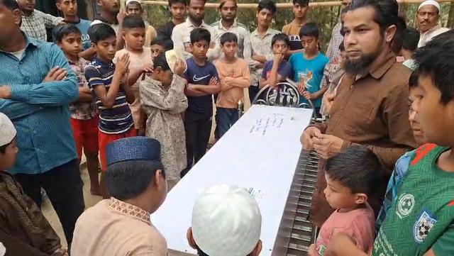 আরব আমিরাতে নিহত সালেহ আহমদের নিথর দেহ বাড়িতে পৌঁছে দিলেন মন্ত্রী আরিফুল হক