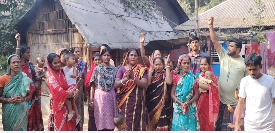 কোটালিপাড়ায় চলাচলের পথ বন্ধ,গৃহবন্দী ৩০-৩৫ পরিবার