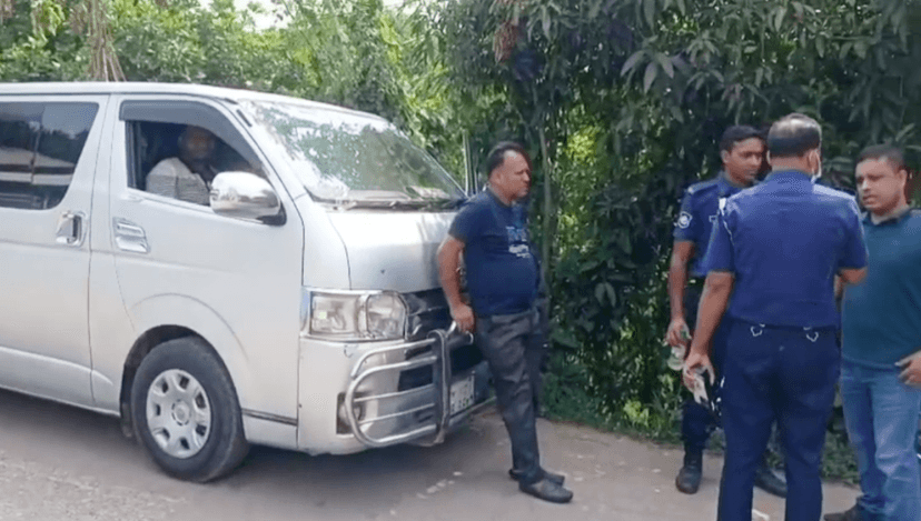ডাকাতির সূত্রে সোনারগাঁয়ে পুলিশের অভিযান, সাউন্ড গ্রেনেডসহ পুলিশি সরঞ্জাম উদ্ধার
