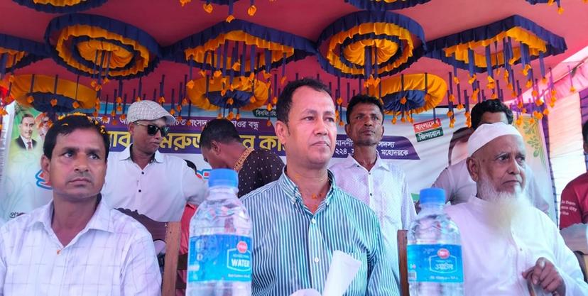 বংশীকুন্ডা কলেজ ও মমিন উচ্চ বিদ্যালয়ের যৌথ উদ্যোগে কামরুজ্জামান কামরুলকে গণ সংবর্ধনা