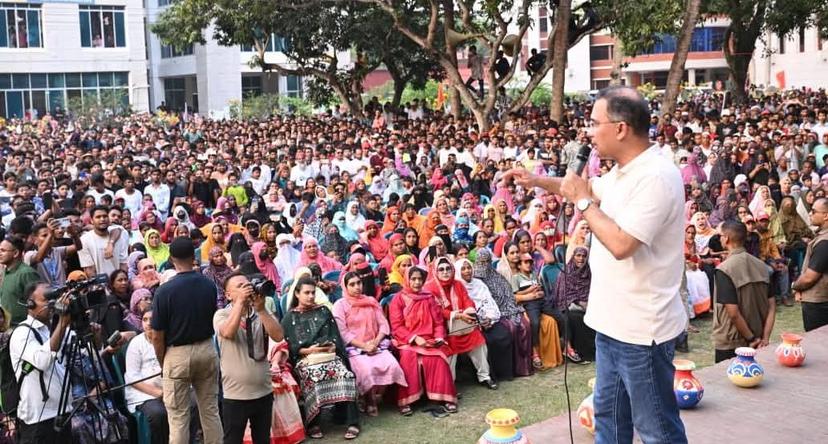 মাওলানা ভাসানীর মাজার জিয়ারত করলেন প্রধানমন্ত্রী