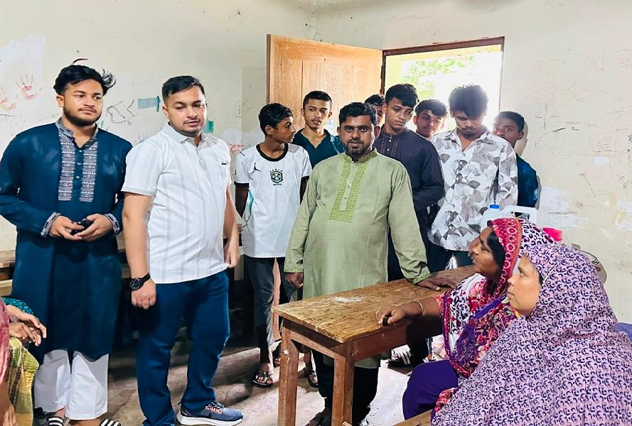 রাঙামাটিতে আশ্রয়কেন্দ্র পরিদর্শন ও দুর্গতদের পাশে জেলা পরিষদ সদস্য হাবীব আজম