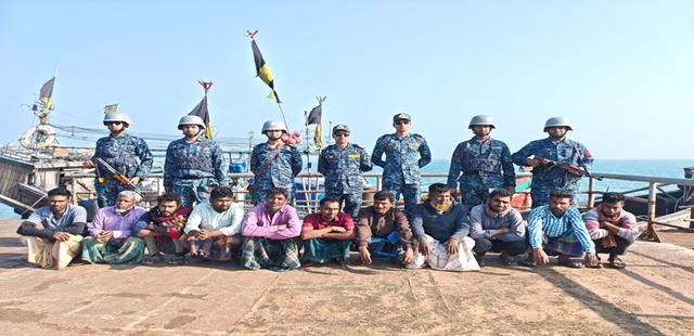 নৌবাহিনীর অভিযানে টেকনাফে ০৫ লক্ষ পিস ইয়াবা জব্দ