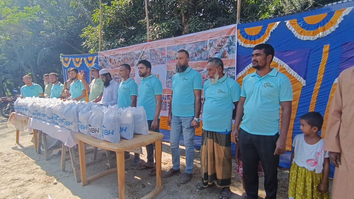 পীরগাছায় BBH-এর উদ্যোগে অসহায় ও দুঃস্থ মানুষের মাঝে খাদ্যসামগ্রী বিতরণ