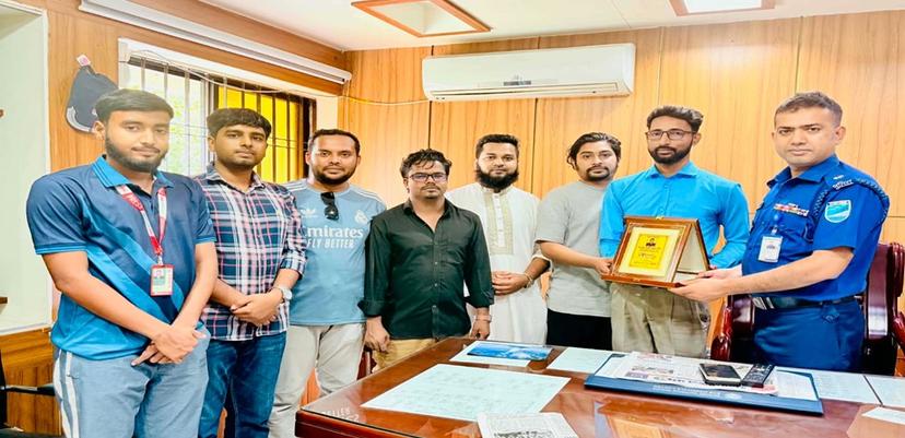 বদলিজনিত বিদায়ে অতিরিক্ত পুলিশ সুপার কাজী হুমায়ুন রশীদকে সংবর্ধনা