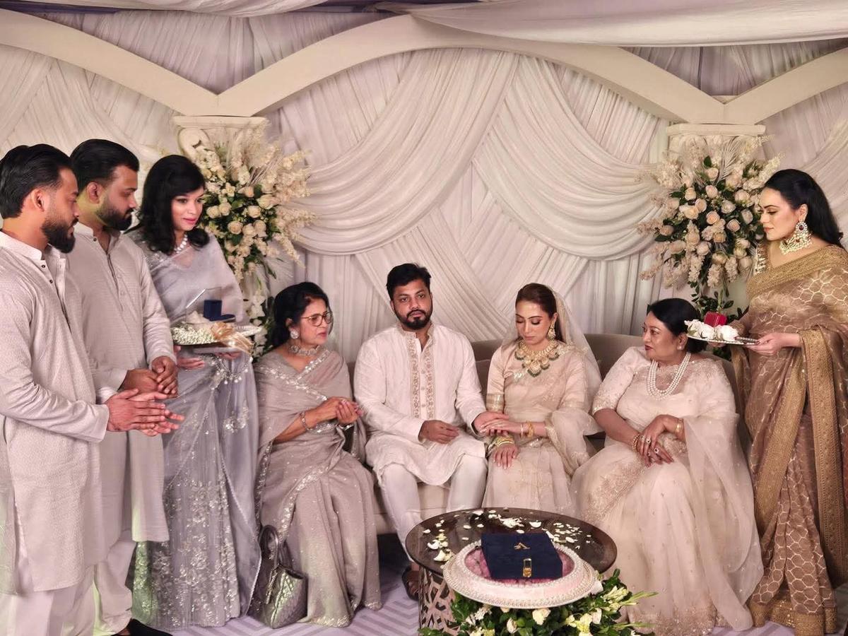 দীর্ঘ ৩৮ বছর জীবনে তিনি অনেকগুলো ব্যর্থতার মধ্যে হুট করে সফলতার মুখ দেখলেন।