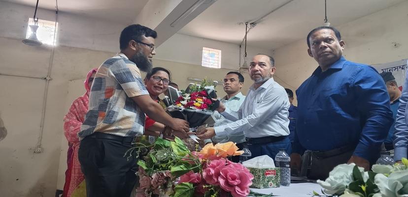 টঙ্গীবাড়ীতে মানসম্মত প্রাথমিক শিক্ষা ও এফএলএন বিষয়ে মতবিনিময় সভা অনুষ্ঠিত