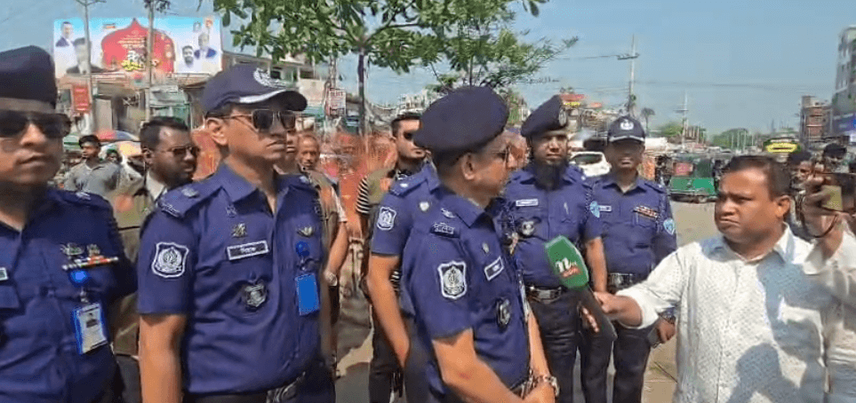 মহাসড়কে নিরাপত্তা ডিউটি কার্যক্রম সরেজমিনে তদারকি করেন চট্টগ্রাম জেলা পুলিশ সুপার