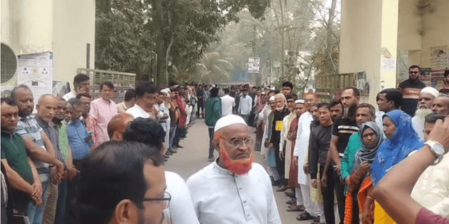 গোপালগঞ্জ ১ আসনের সংসদ  সাংসদ সেলিমুজ্জামান সেলিম এর সাথে অফিসারদের মতবিনিময়