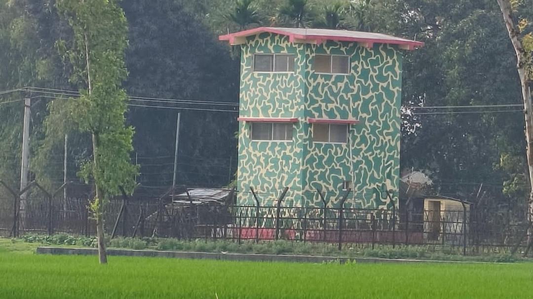 ভারতে শ্রমিক শেষে ফেরার পথে ঠাকূরগাঁও সীমান্তে বাংলাদেশী নাগরিক আটক