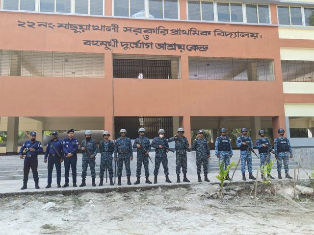 মনপুরা পাঁচ‌ নং কলাতলী,ফুট পেট্রোলিং যৌথ অভিযান