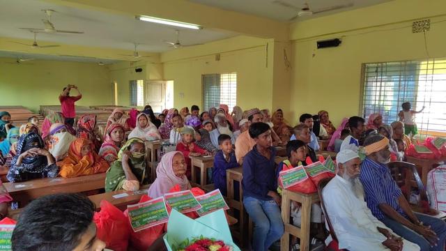 আরাফ বাংলাদেশের ঈদ উপহার ও  ইফতার বিতরণ