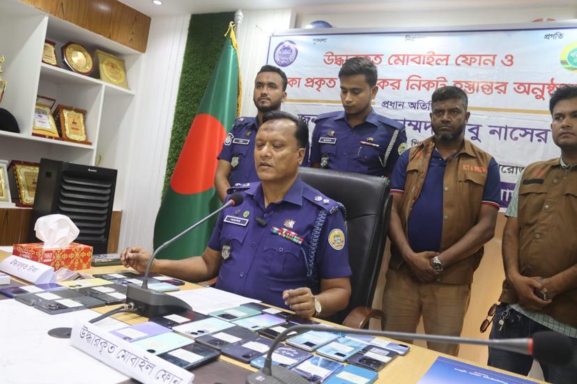 পিরোজপুরে চুরি হওয়া ২৯টি মোবাইল উদ্ধার,আটক ৪