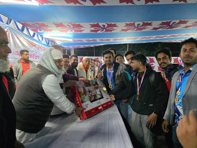 লৌহজংয়ে হাজী শরীয়তুল্লাহ স্বৃতি ব্যাটমিন্টন টুর্নামেন্টে ফাইনাল খেলা ও পুরস্কার বিতরণ