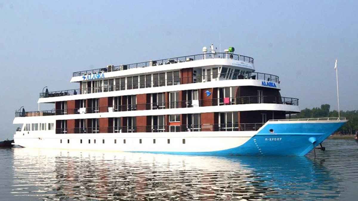 পর্যটকবাহী জাহাজে ডাকাতির চেষ্টা,গু/লি/তে পিছু হটল সন্দেহভাজনরা