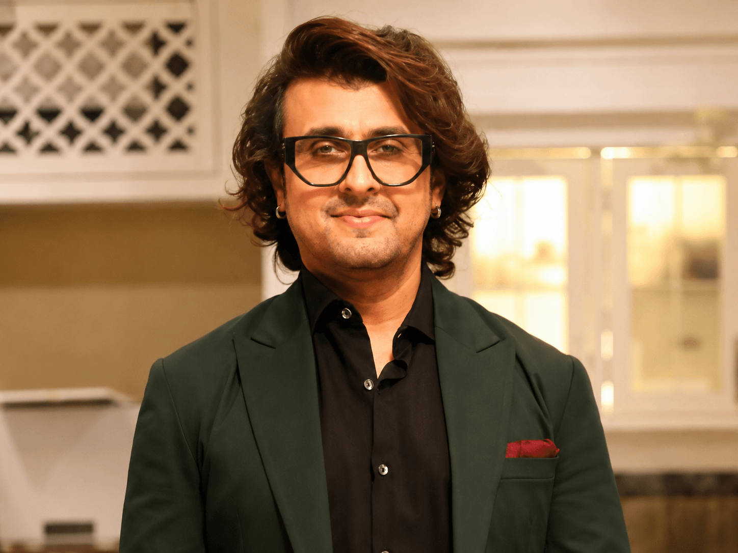 সোনু নিগম তোপের মুখে,নীরব থেকে