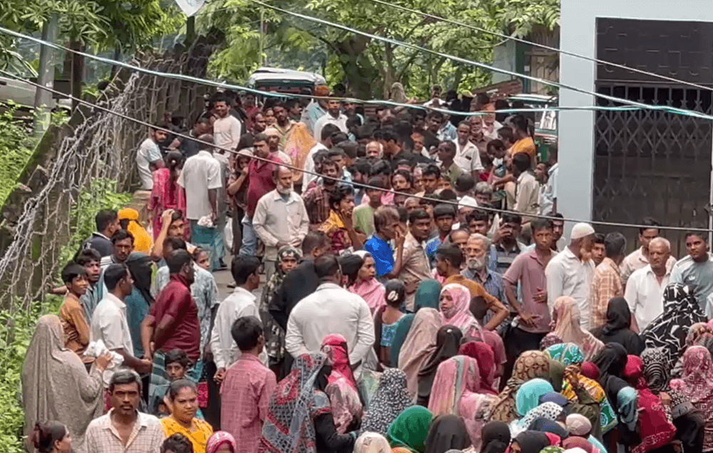 ন্যায় ক্ষতিগ্রস্ত ১৩০০ পরিবারকে জেলা পরিষদের খাদ্য সহায়তা