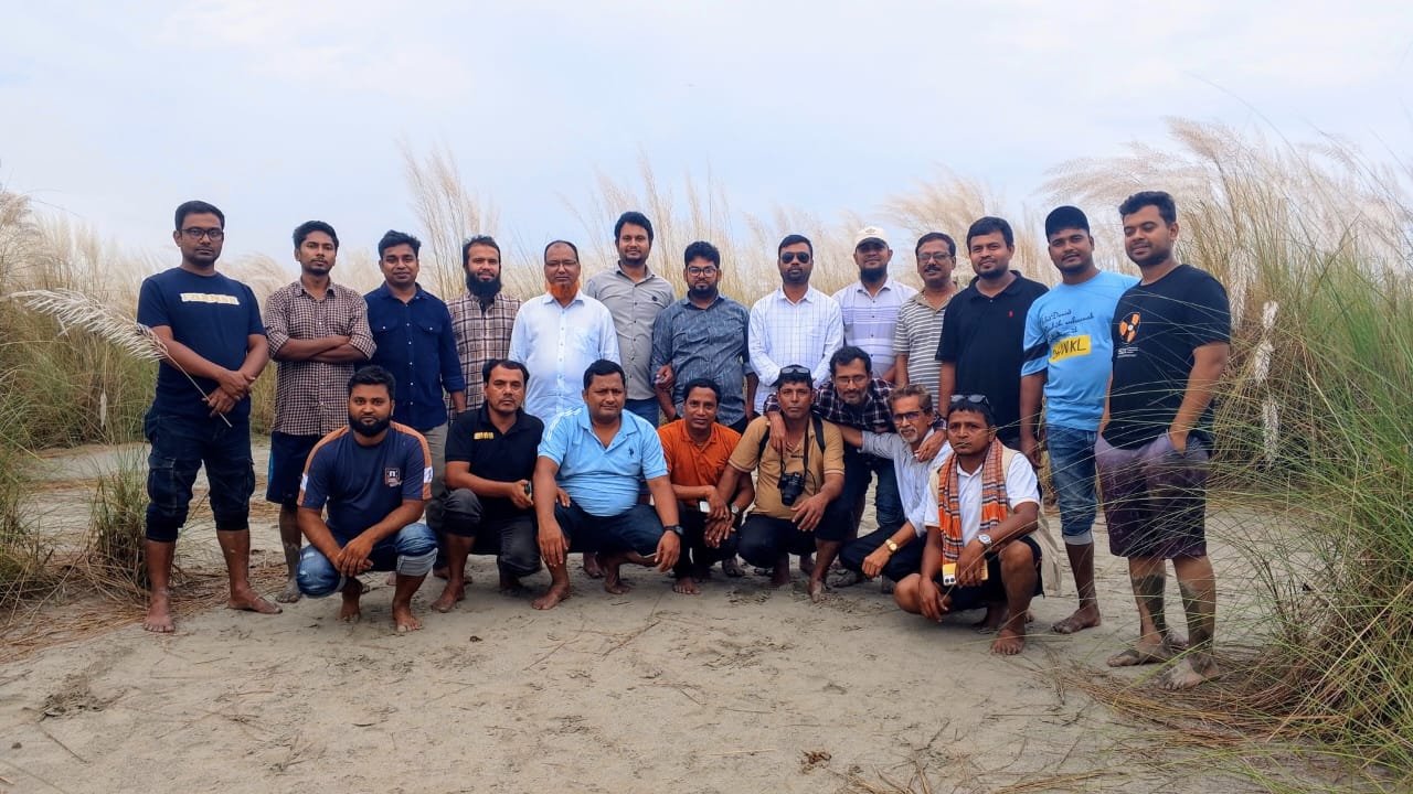 টঙ্গীবাড়ী প্রেসক্লাবের উদ্যোগে সাংবাদিকদের নৌ-ভ্রমন
