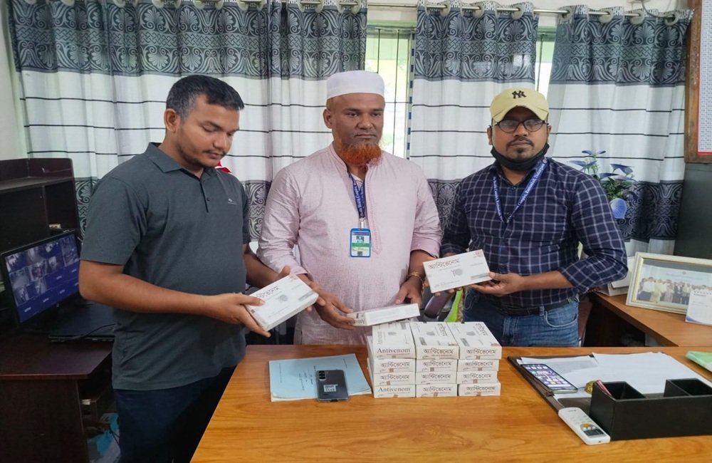 রাণীশংকৈল হাসপাতালে এলো অ্যান্টিভেনম, মিলেছে ১৭টি ইনজেকশন