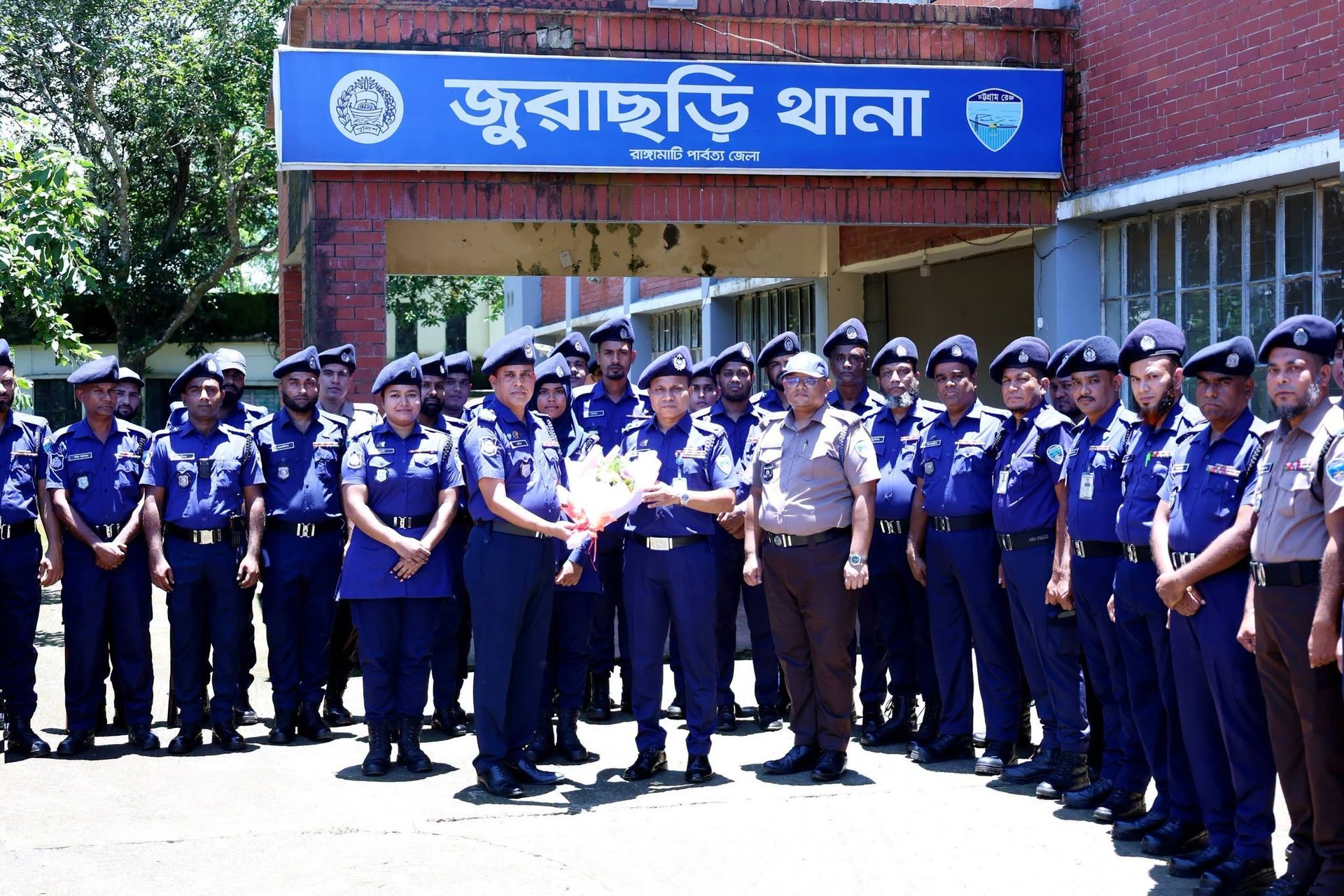 পুলিশ সুপার মহোদয়ের রাঙ্গামাটি পার্বত্য জেলাধীন জুরাছড়ি থানা পরিদর্শন। আজ ২৫ জুলাই ২০২৬ খ্রি. রাঙ্গামাটি পার্বত্য জেলার পুলিশ সুপার জনাব মুহম্মদ আব্দুর রকিব, পিপিএম, রাঙ্গামাটি জেলাধীন জুরাছড়ি থানা পরিদর্শন করেন।