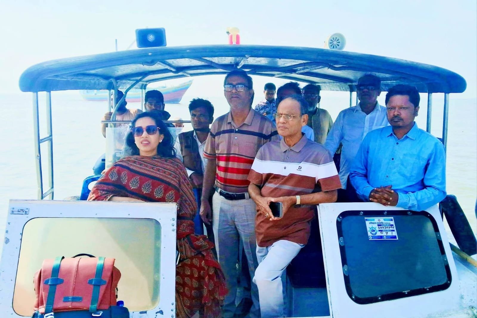 সংসদ সদস্যের নেতৃত্বে মা ইলিশ রক্ষার অভিযানে ৫ জেলে আ/ট/ক