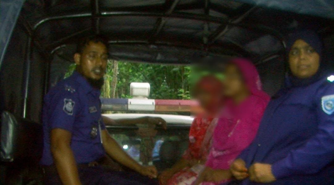 গঙ্গাচড়ায় মেঝে খুঁড়ে ২,৭০৮ ই/য়া/বা উদ্ধারের দাবি,আটক ২ নারী