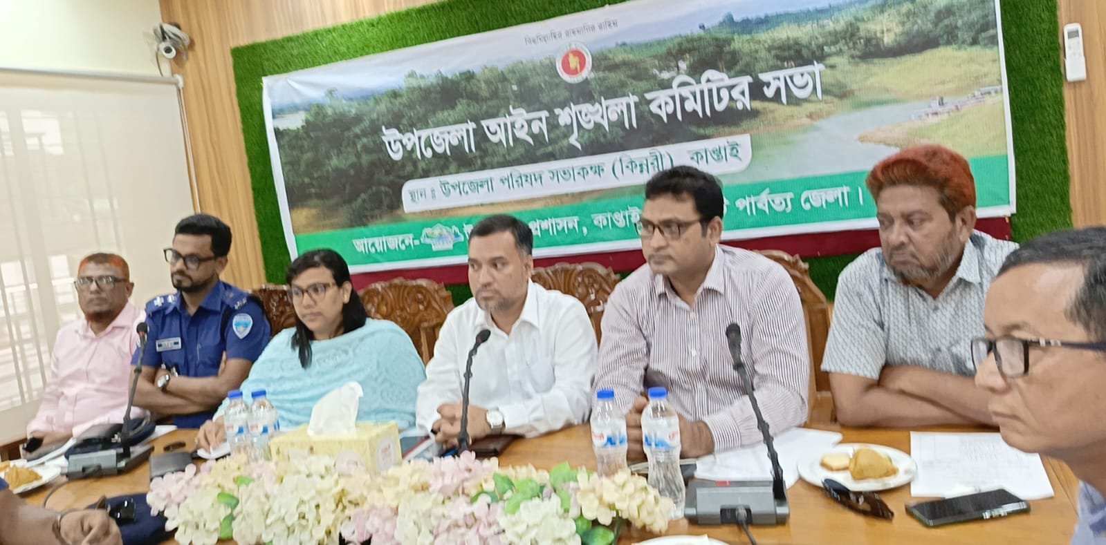 পর্যটকদের পাহাড়ে ওঠায় সতর্কতামূলক সাইনবোর্ড দেওয়ার সিদ্ধান্ত