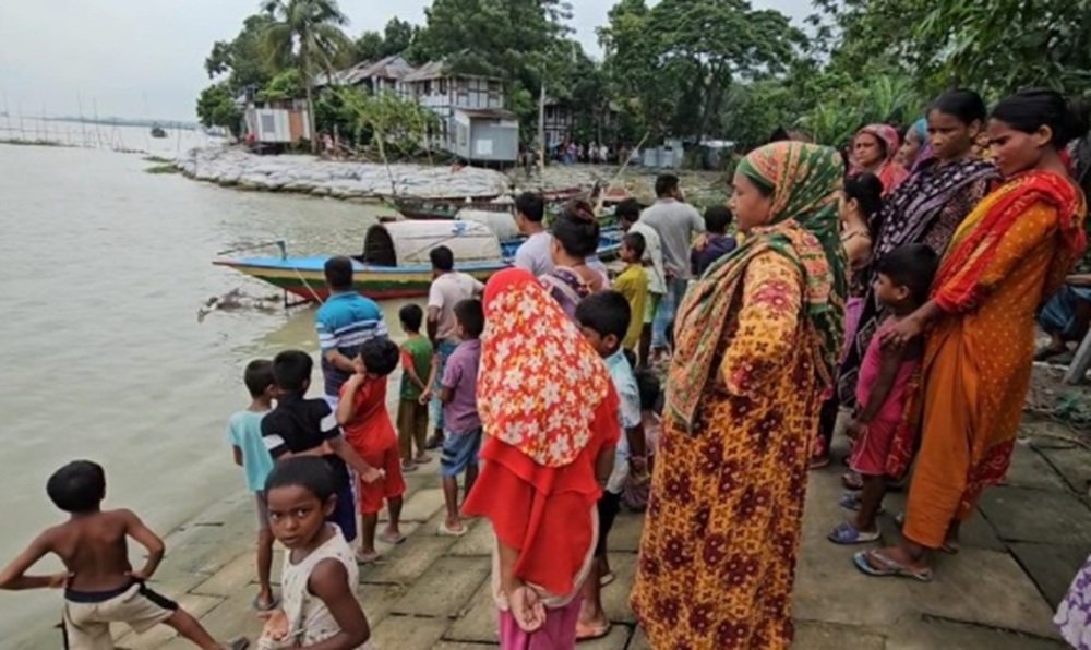 মুন্সিগঞ্জে পদ্মায় ভেসে উঠলো অজ্ঞাত ব্যক্তির অর্ধগলিত ম/র/দে/হ উদ্ধার