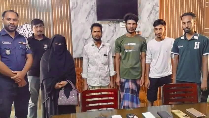 চুরি হওয়া ১৫ মোবাইল উদ্ধার,প্রকৃত মালিকদের ফিরিয়ে দিল পুলিশ