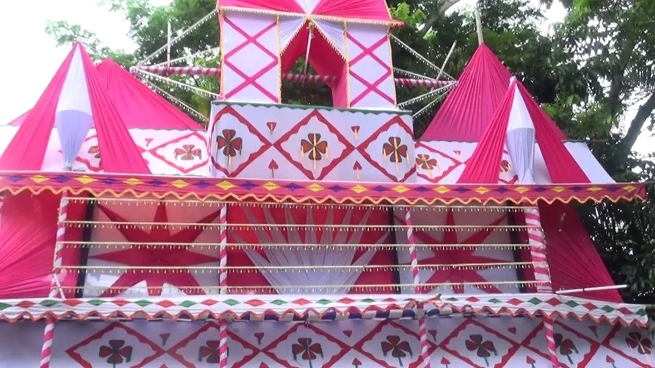কনের বয়স কম,খাওয়া দাওয়া না করেই ফিরে গেলেন ইউএনও