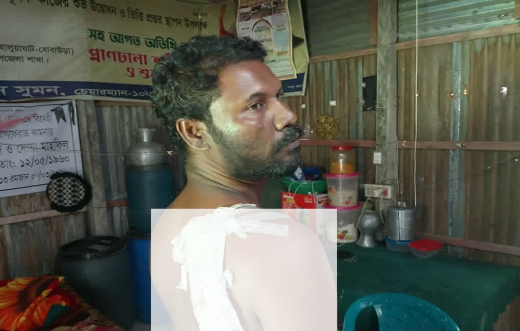 হালুয়াঘাটের ই/য়া/বা সেবনের ছবি ভাইরাল- একজনকে কু/পি/য়ে জ/খ/ম