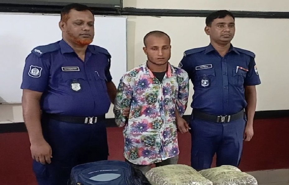 পার্বতীপুরে পাঁচ কেজি গাঁ/জা সহ মা/দ/ক ব্যবসায়ী আ/ট/ক