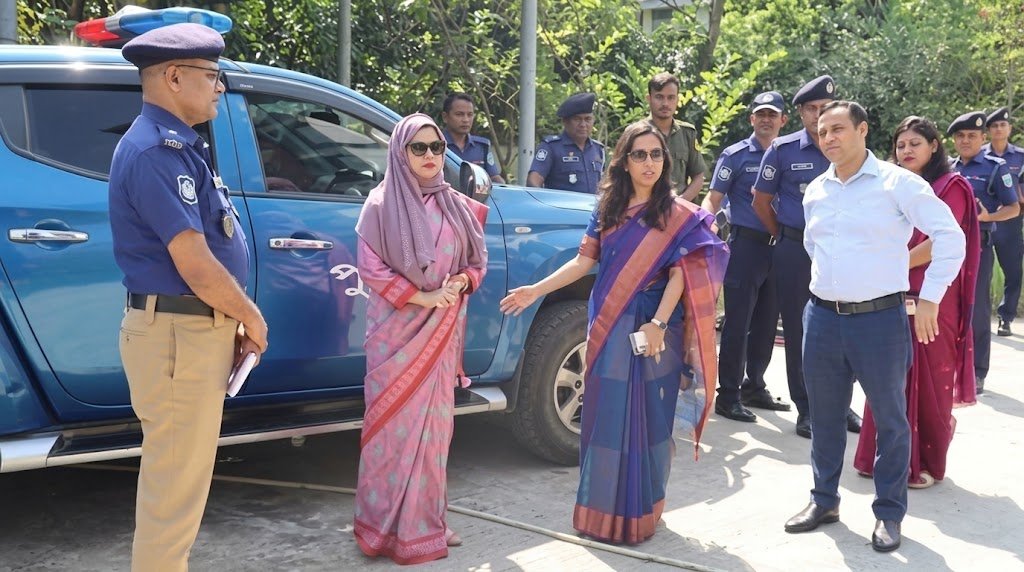 লৌহজং থানা পরিদর্শন করেছেন-জেলা প্রশাসক ও ম্যাজিস্ট্রেট সৈয়দা নুরমহল আশরাফী