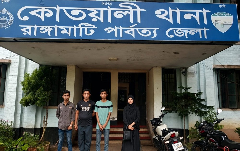 কোতোয়ালী বিশেষ অভিযানে খু'ন মা'ম'লা'র আ'সা'মি সহ গ্রে'ফ'তা'র ৪