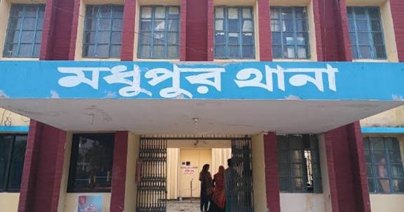 মধুপুরে পাগলা কুকুরের কামড়ে ৩জন আহত আতঙ্কে এলাকাবাসী